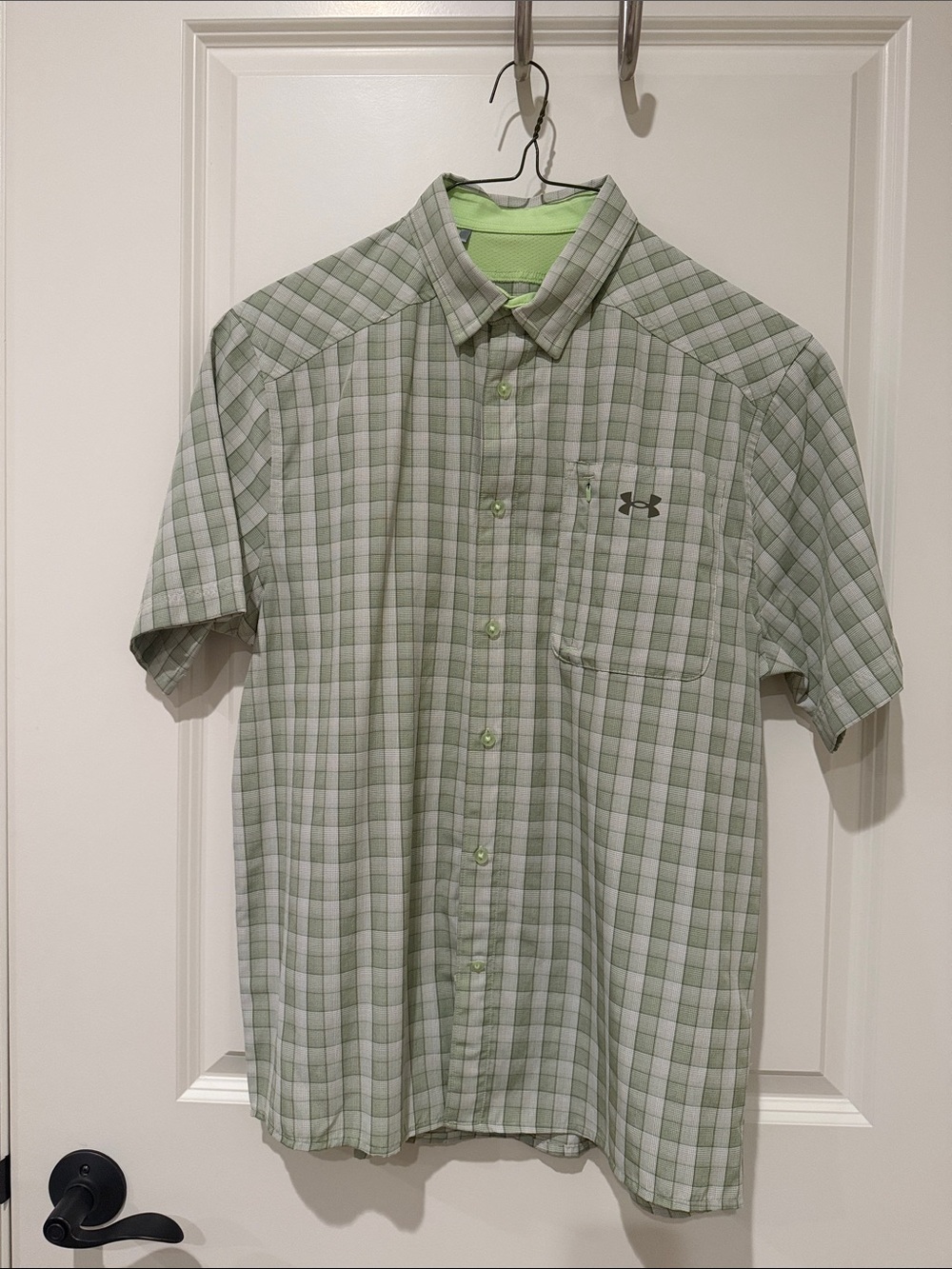 Under Armour Green Plaid Short Sleeve Button-Down Shirt